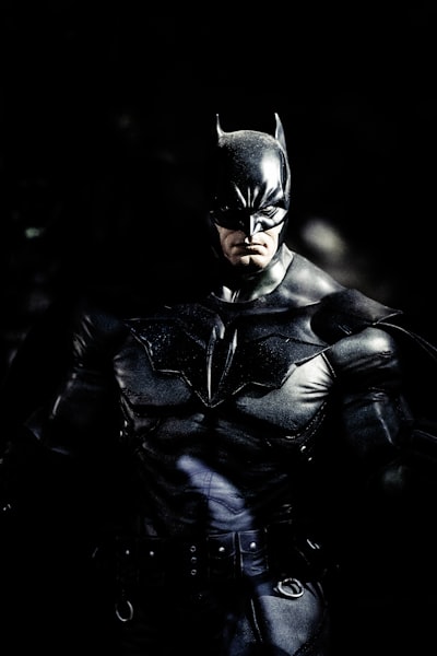 电视剧《漫长的季节》悬疑剧情海报，范伟、秦昊主演